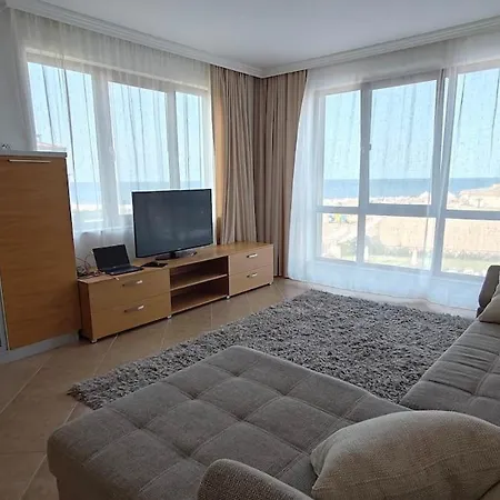 Oasis Sea&beach Deluxe Apartment *